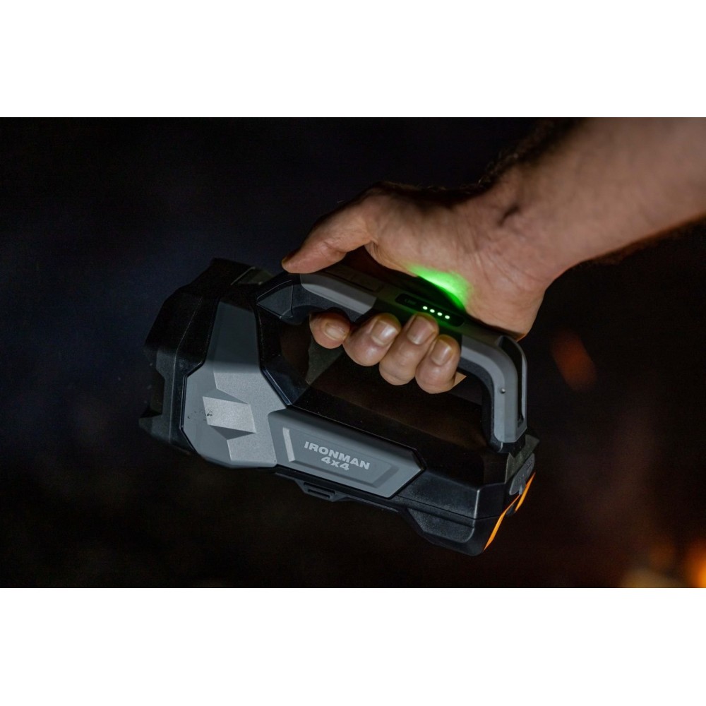 Lampe DOUBLE SPOT  A LEDS IRONMAN  DOUBLE RECHARGE AVEC POIGNEE  | Ironman 4x4