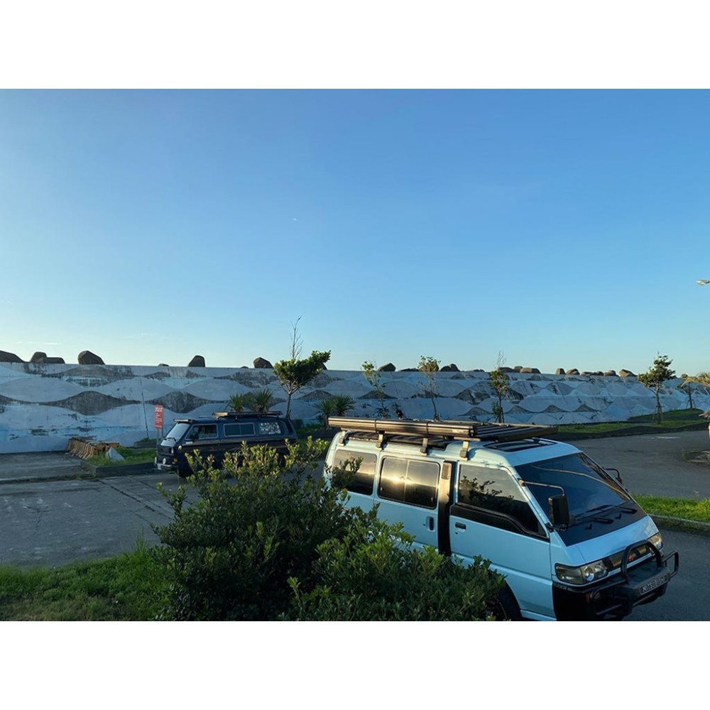 Kit de galerie Slimline II pour une Mitsubishi Delica L300 Toit Haut (1986-1999)