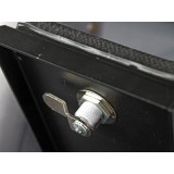 Coffre-fort sous la console d’une Toyota Land Cruiser 76 - de Front Runner