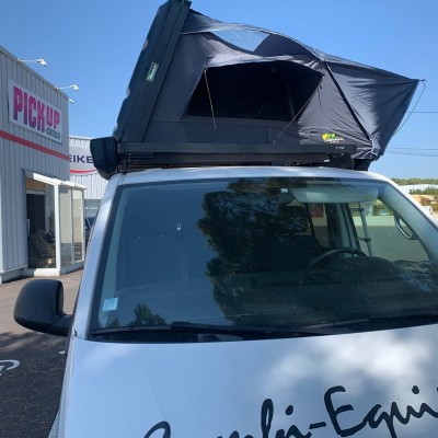 Tente de toit Ironman 4x4 Nomad chez sifa 4x4 importateur - vente directe particuliers et professionnels - voyager en tout quiét