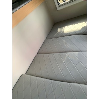 CELLULE MANGUSTA  VOYAGE PICKUP TABLE QUI PEUT SERVIR EN LIT D'APPOINT  SIFA 4X4 OCCITANIE 19