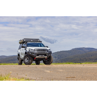 Pare- choc raid  ISUZU N60  AVEC LEDS de chez ironman 4x4