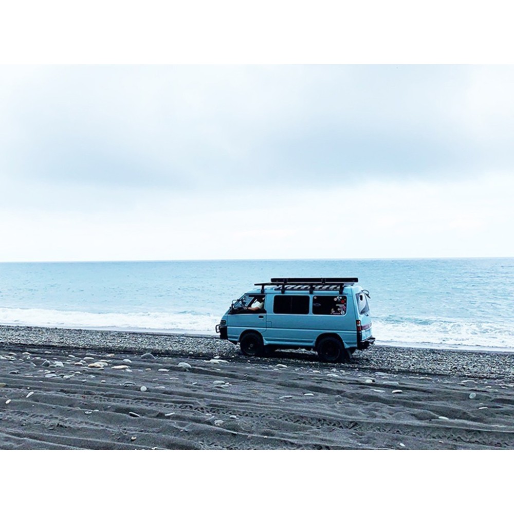 Kit de galerie Slimline II pour une Mitsubishi Delica L300 Toit Haut (1986-1999) - de Front Runner